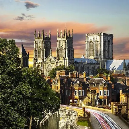 Entire Home/free Parking /racecourse アパート