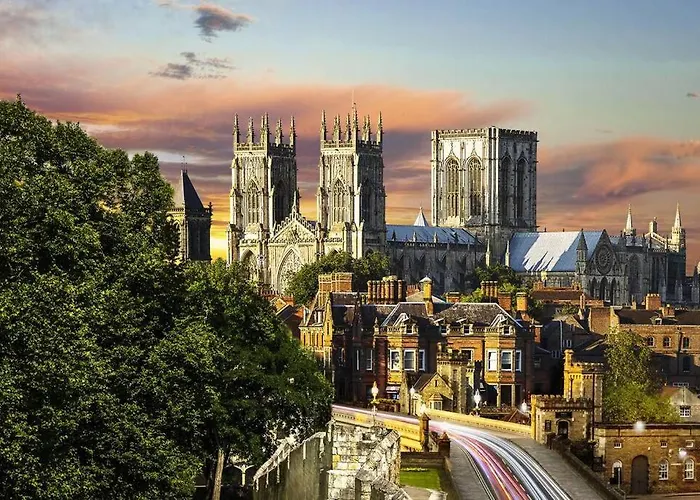 Entire Home/free Parking /racecourse Apartman