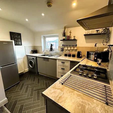 Apartman Entire Home/free Parking /racecourse