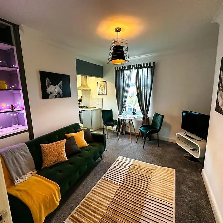 Entire Home/free Parking /racecourse